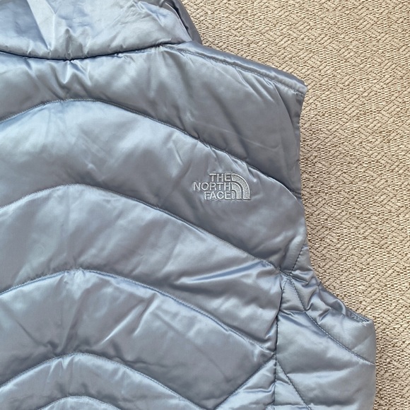 New• The North Face Puffer Vest - Picture 10 of 10